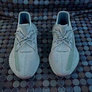 Yeezy boost 350 V2 (Light color way)